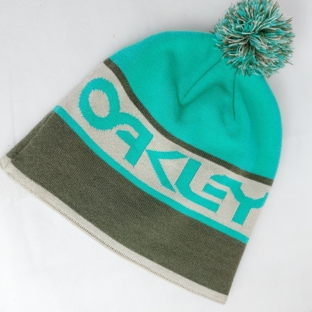 π3/50$π OAKLEY beanie with pompom tuque hat toque
